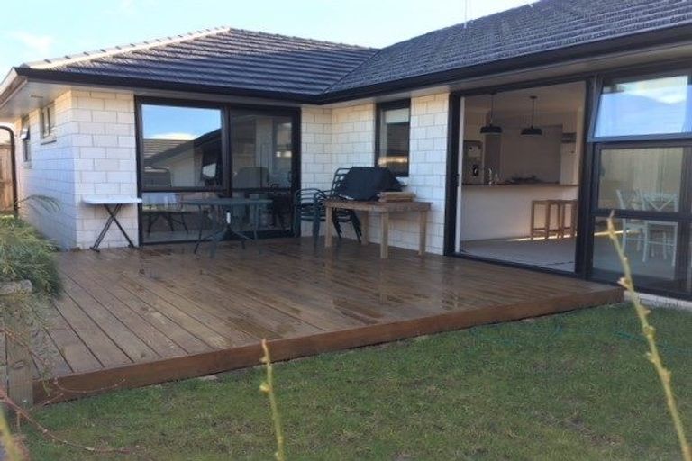 Photo of property in 10 Harding Drive, Papamoa Beach, Papamoa, 3118