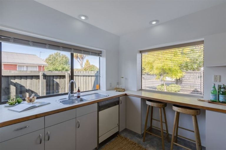 Photo of property in 2/145a Blighs Road, Strowan, Christchurch, 8052