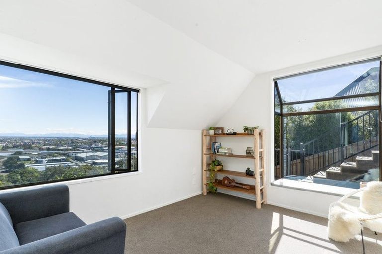 Photo of property in 3 Roland Lane, Mount Pleasant, Christchurch, 8081