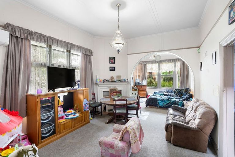 Photo of property in 7 Weraroa Road, Levin, 5510
