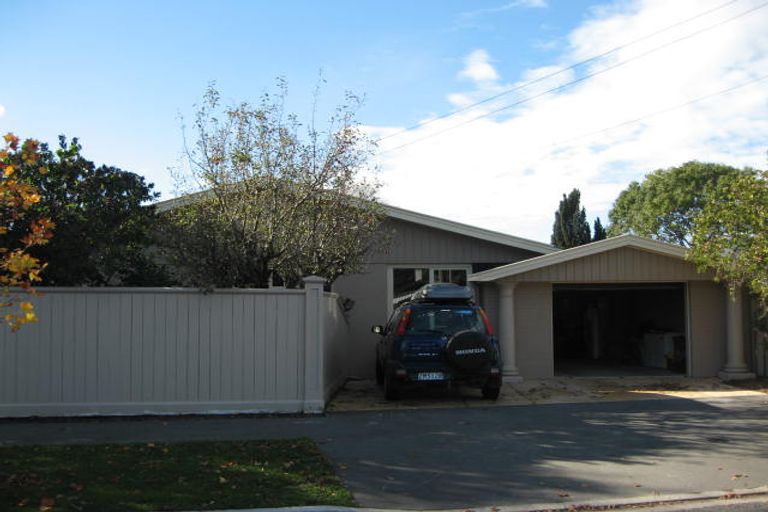Photo of property in 1/14a Garreg Road, Fendalton, Christchurch, 8052