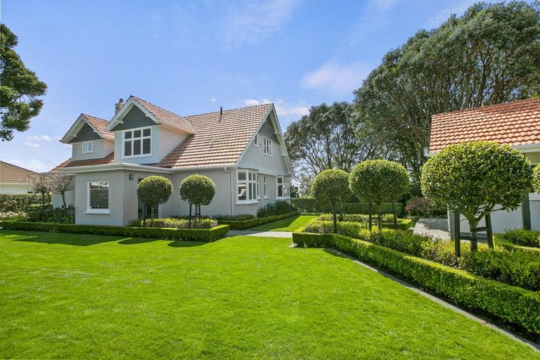 Photo of property in 14 Glen Almond Street, New Plymouth, 4310