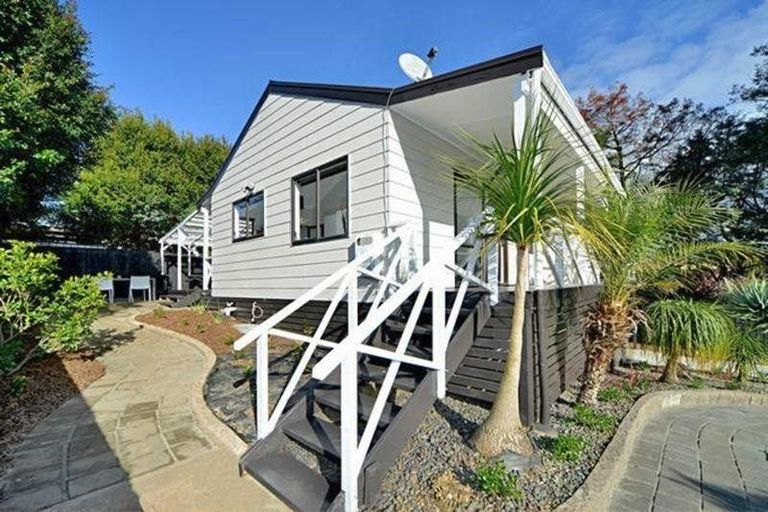 Photo of property in 10 Eden Street, Mangere East, Auckland, 2024