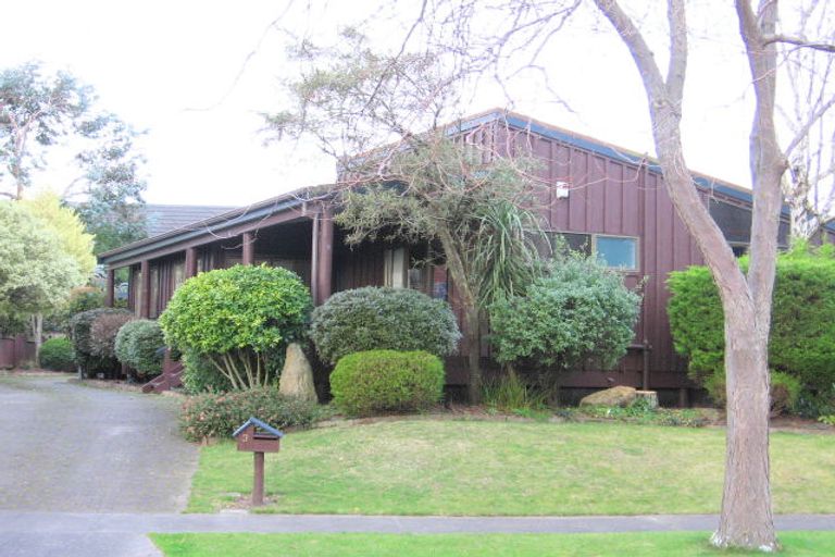 Photo of property in 3 Earl Place, Hokowhitu, Palmerston North, 4410