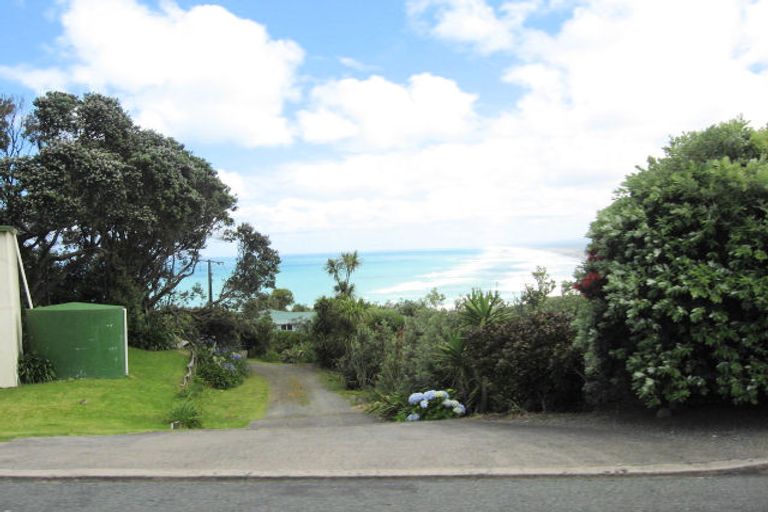 Photo of property in 79 Waitea Road, Muriwai, Waimauku, 0881