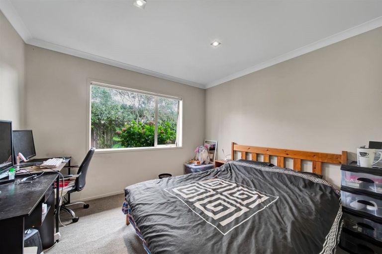 Photo of property in 8 Dolphin Parade, Bell Block, New Plymouth, 4312