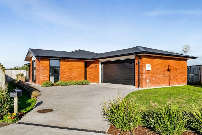 Photo of property in 17 Jersey Place, Bell Block, New Plymouth, 4312