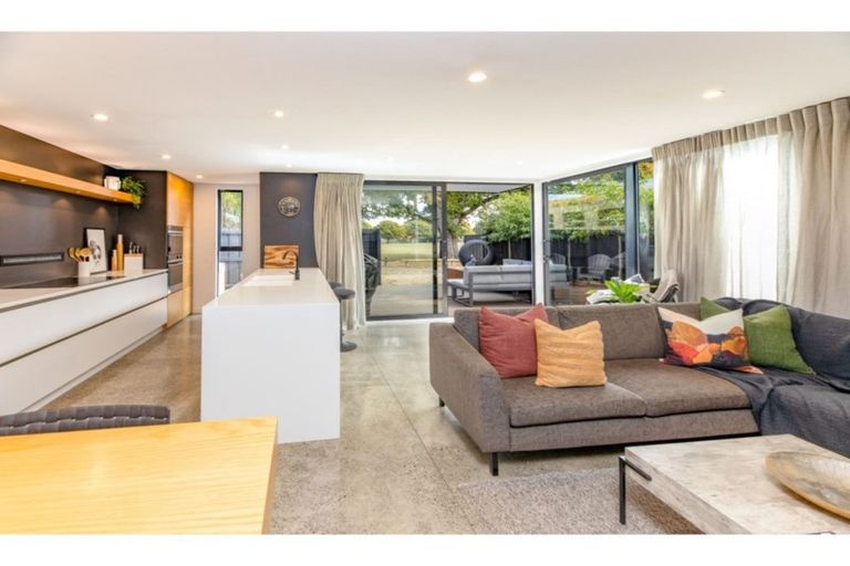 Photo of property in 9 Forbes Street, Sydenham, Christchurch, 8023