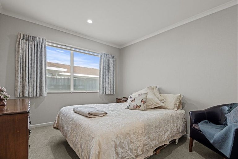 Photo of property in 9 Rosebank Avenue, Kelvin Grove, Palmerston North, 4414