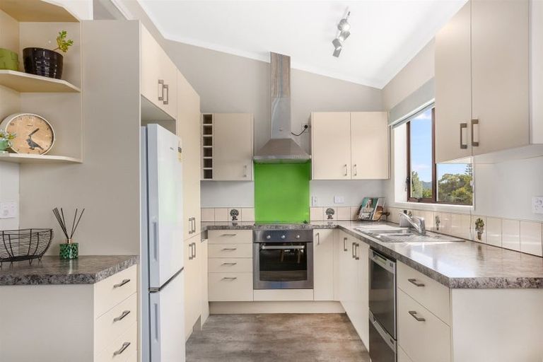 Photo of property in 3a Quinn Grove, Ranui, Porirua, 5024