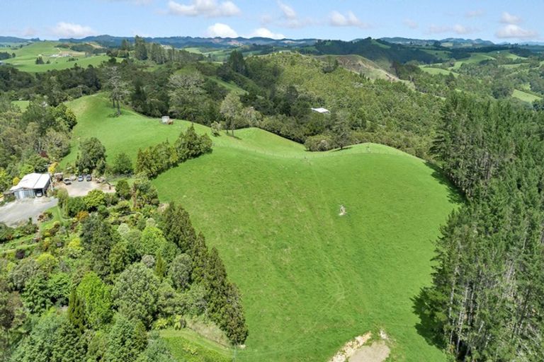 Photo of property in 2 Byles Road, Opuawhanga, Hikurangi, 0181