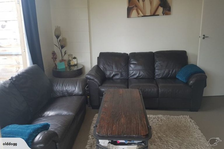 Photo of property in 108 Mellons Bay Road, Mellons Bay, Auckland, 2014