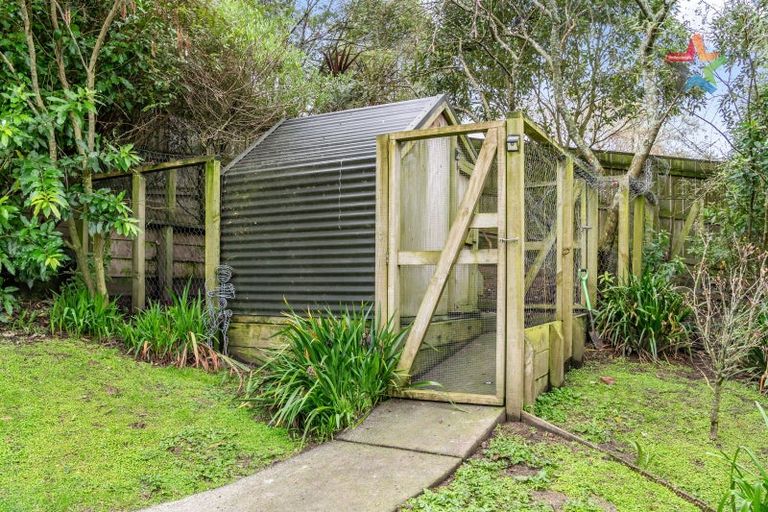 Photo of property in 81 Horoeka Street, Stokes Valley, Lower Hutt, 5019