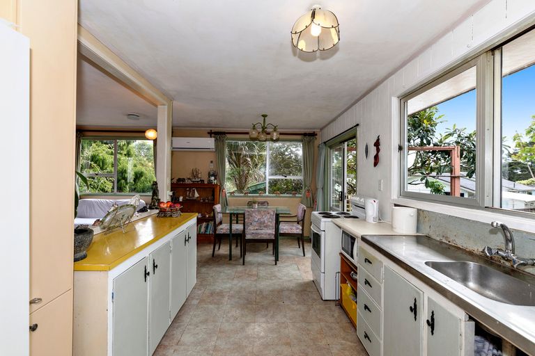 Photo of property in 34 Onedin Place, Titirangi, Auckland, 0604