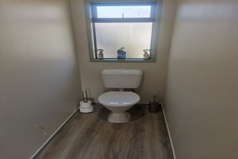 Photo of property in 6 Northall Road, New Lynn, Auckland, 0600