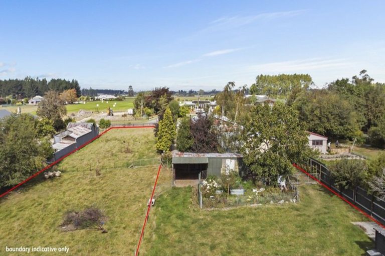 Photo of property in 60 Timaru Road, Waimate, 7924