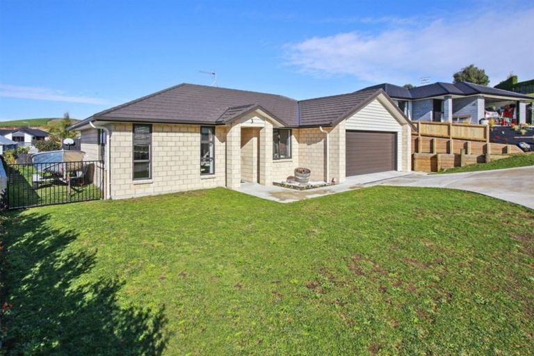 Photo of property in 3 Lakeside Terrace, Omokoroa, 3114