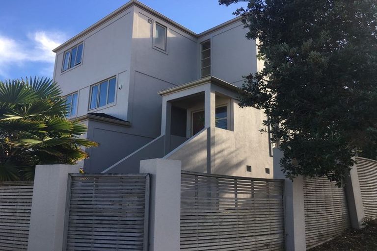 Photo of property in 17 Belle Verde Drive, Sunnynook, Auckland, 0630