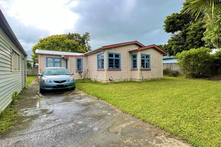 Photo of property in 12 Henry Street, Ebdentown, Upper Hutt, 5018