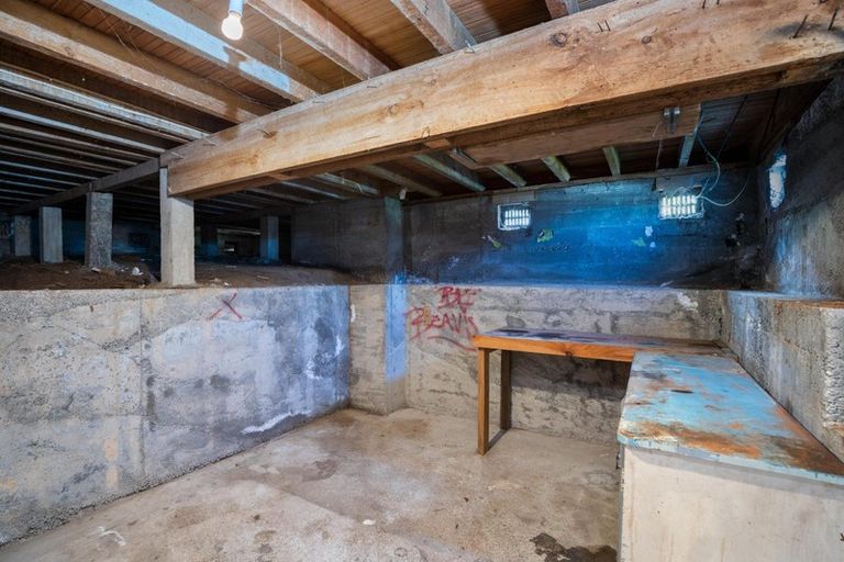 Photo of property in 56 Wallath Road, Westown, New Plymouth, 4310