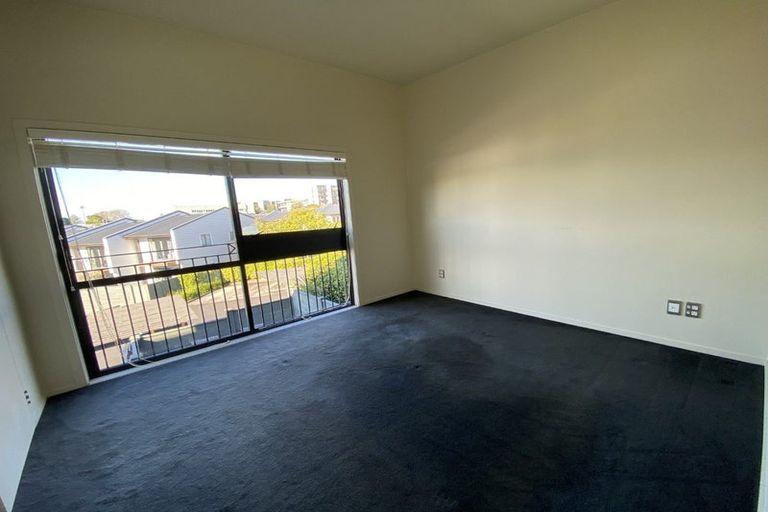 Photo of property in Greenwich Apartments, 16/3 Burton Street, Grafton, Auckland, 1010