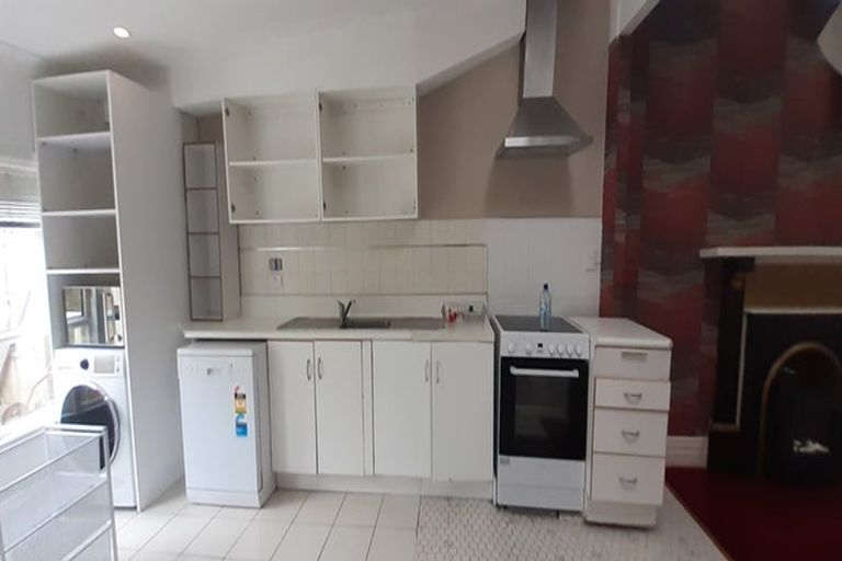 Photo of property in 6-10 Mudges Terrace, Newtown, Wellington, 6021