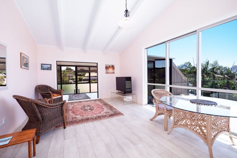 Photo of property in 20 Stratford Drive, Cable Bay, 0420