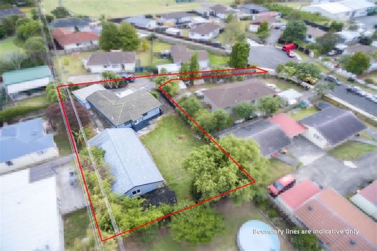 Photo of property in 30 Silverstone Place, Henderson, Auckland, 0612