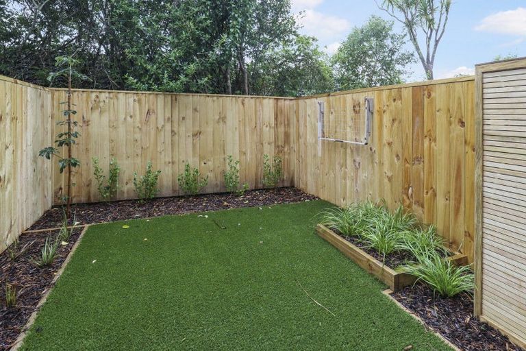 Photo of property in 6/59 Matipo Road, Te Atatu Peninsula, Auckland, 0610