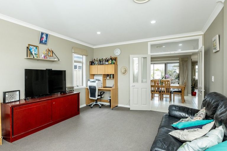 Photo of property in 18 Pania Place, Poraiti, Napier, 4112