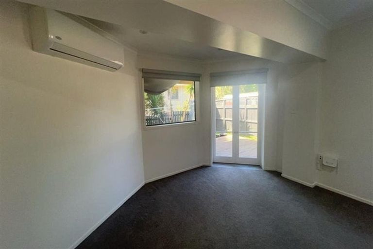 Photo of property in 54 Redoubt Road, Clover Park, Auckland, 2105