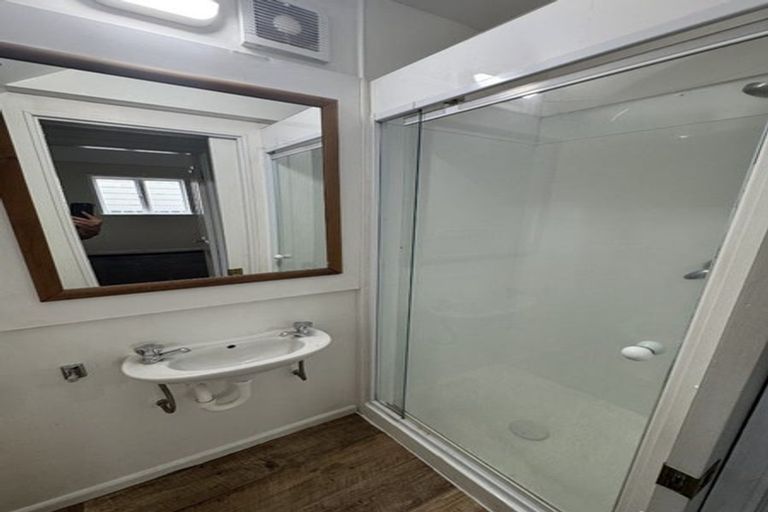 Photo of property in 2a Russell Terrace, Newtown, Wellington, 6021