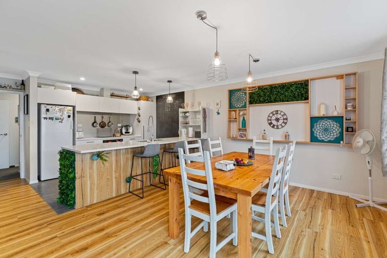 Photo of property in 22 Colombo Road, Waiuku, 2123