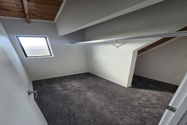 Photo of property in 21 Sungrove Rise, Sunnyvale, Auckland, 0612