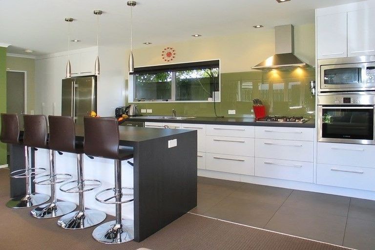 Photo of property in 76a Te Pene Avenue, Titahi Bay, Porirua, 5022