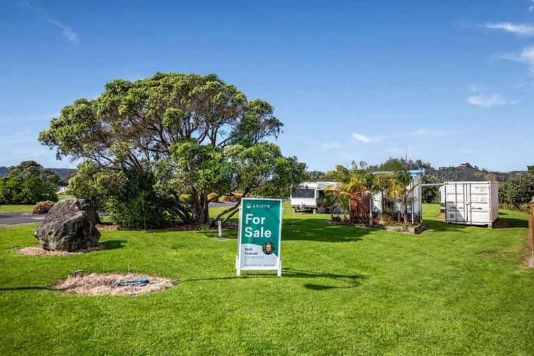 Photo of property in 1 Hei Esplanade, Whitianga, 3510
