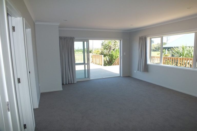 Photo of property in 387 Estuary Road, South New Brighton, Christchurch, 8062