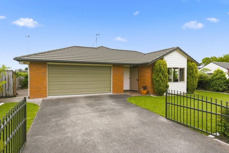 Photo of property in 63 Weraroa Road, Levin, 5510