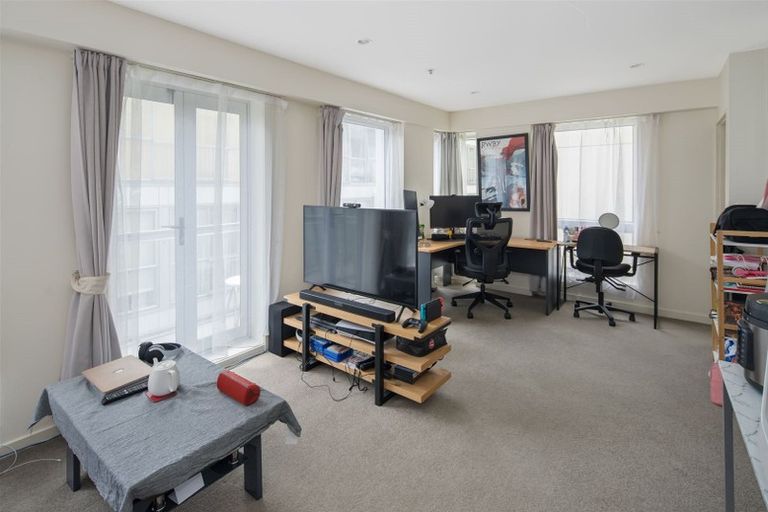 Photo of property in Terrace Heights Apartments, 5f/163 The Terrace, Wellington Central, Wellington, 6011