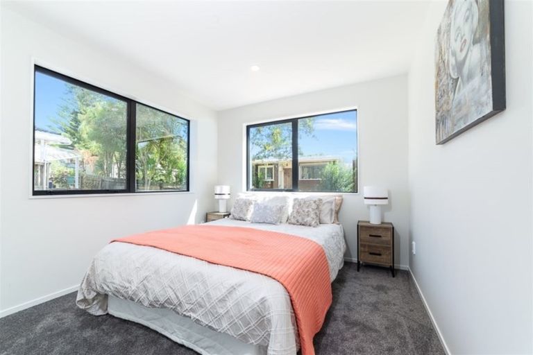 Photo of property in 14a Rosalind Road, Glenfield, Auckland, 0629