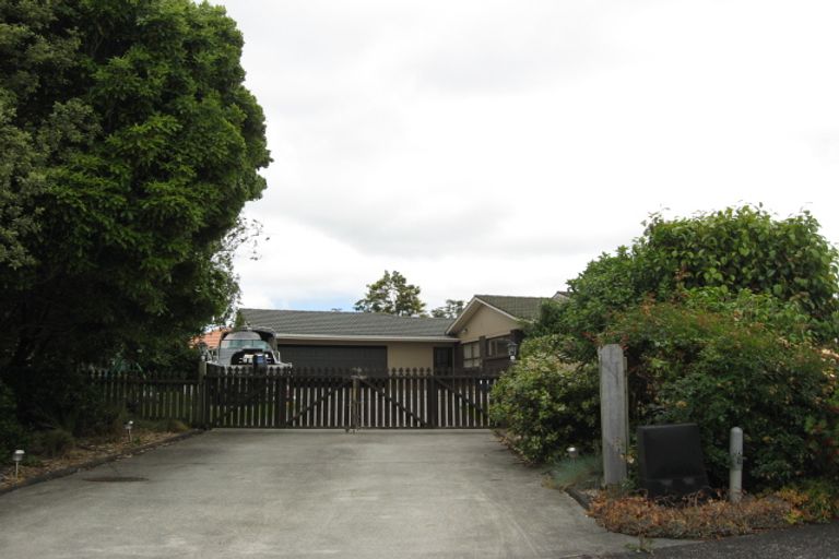 Property details for 115 Wellington Street, Pukekohe, 2120