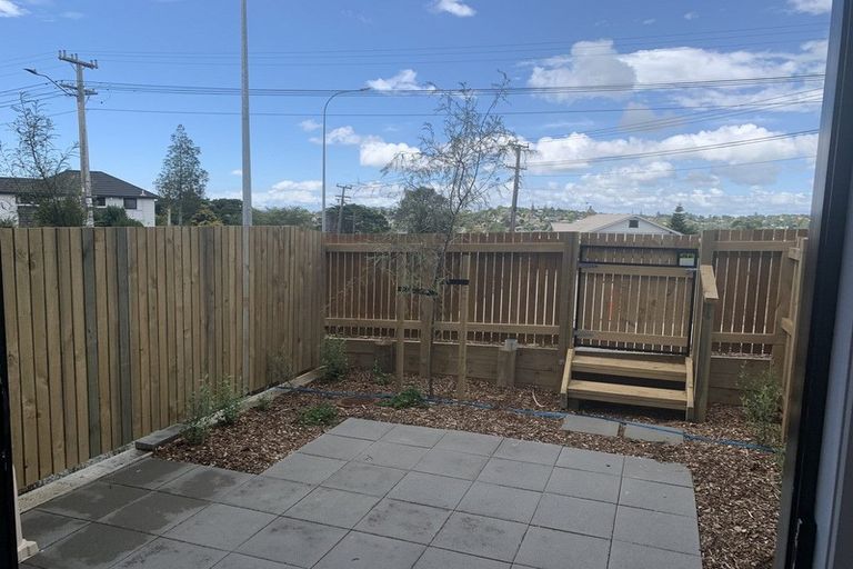 Photo of property in 125a Woodglen Road, Glen Eden, Auckland, 0602