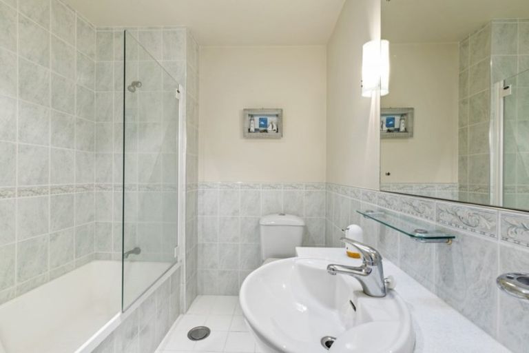 Photo of property in 148 Harbour Village Drive, Gulf Harbour, Whangaparaoa, 0930