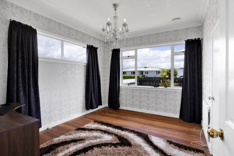 Photo of property in 43 Brown Street, Inglewood, 4330