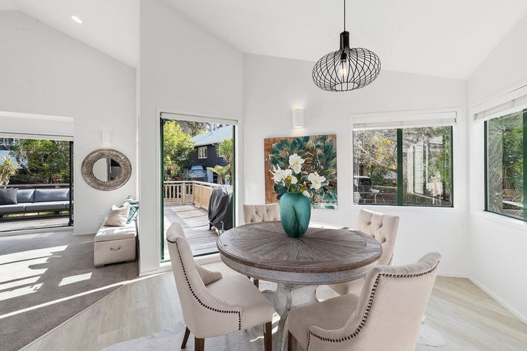 Photo of property in 2/68 Heathcote Road, Castor Bay, Auckland, 0620