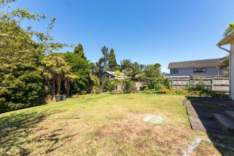 Photo of property in 50 Island Bay Road, Beach Haven, Auckland, 0626
