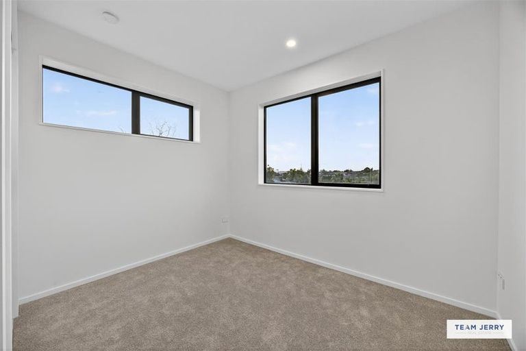 Photo of property in 27 Jandell Crescent, Bucklands Beach, Auckland, 2014