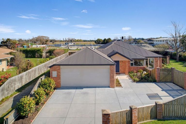 Photo of property in 33 Panckhurst Drive, Woodend, 7610