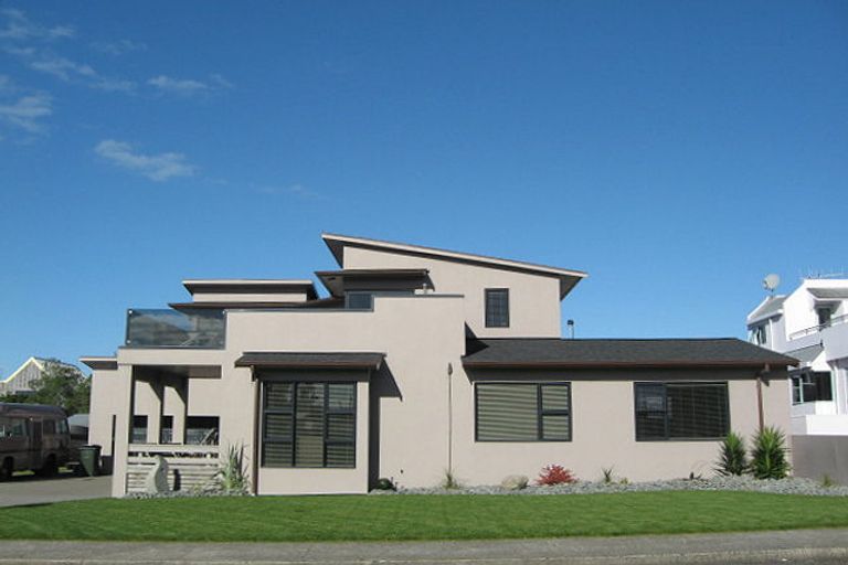 Photo of property in 2 Te Akau Street, Ohope, 3121