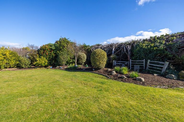 Photo of property in 28 Oxford Street, Martinborough, 5711
